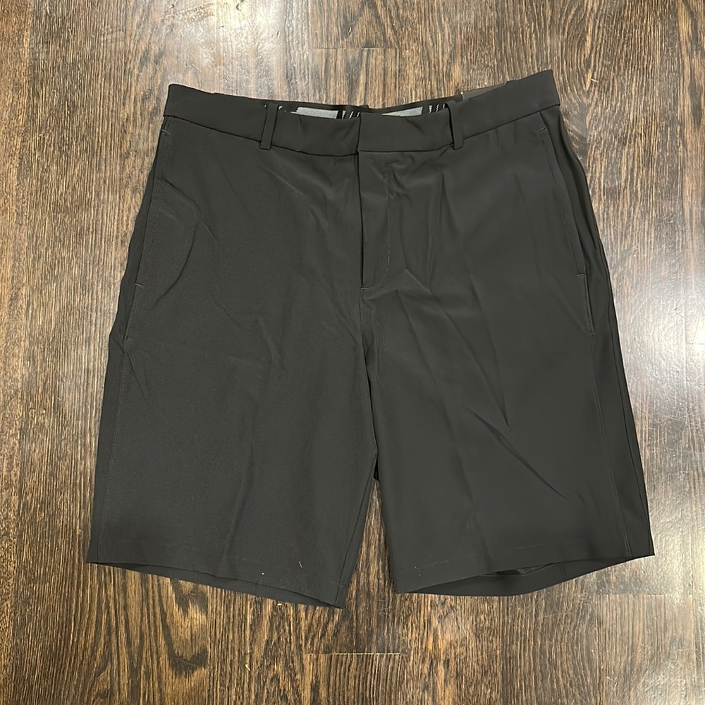 NWT Nike men’s shorts size 34 black